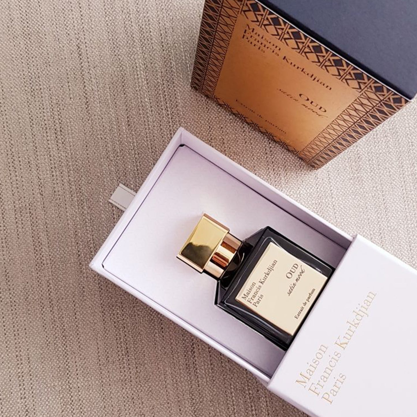 Maison Francis Kurkdjian Oud Satin Mood Extrait de Parfum | 70 mL | Unisex